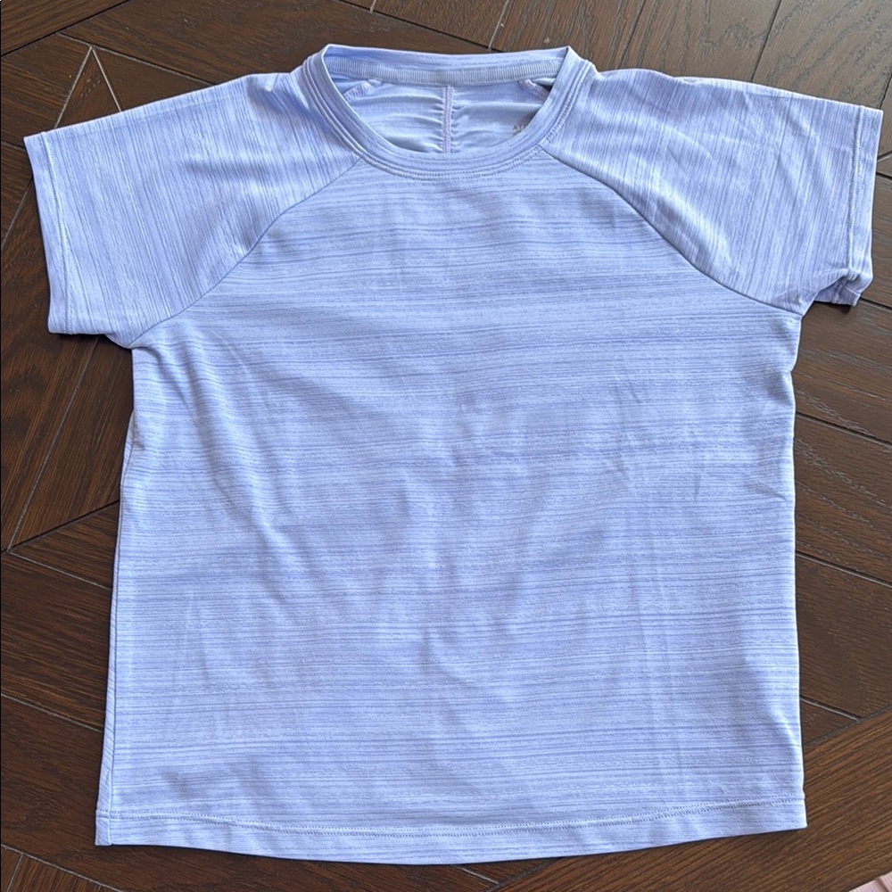 Athleta Girl Lavender Short Sleeve Tee size S/7 Like New